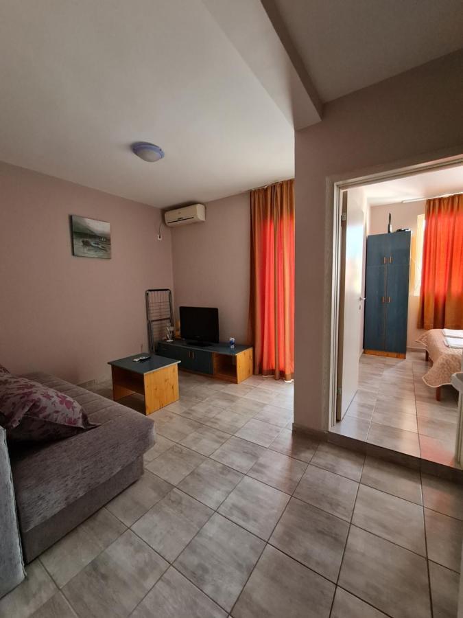 Hibiscus Guest House บุดวา ภายนอก รูปภาพ