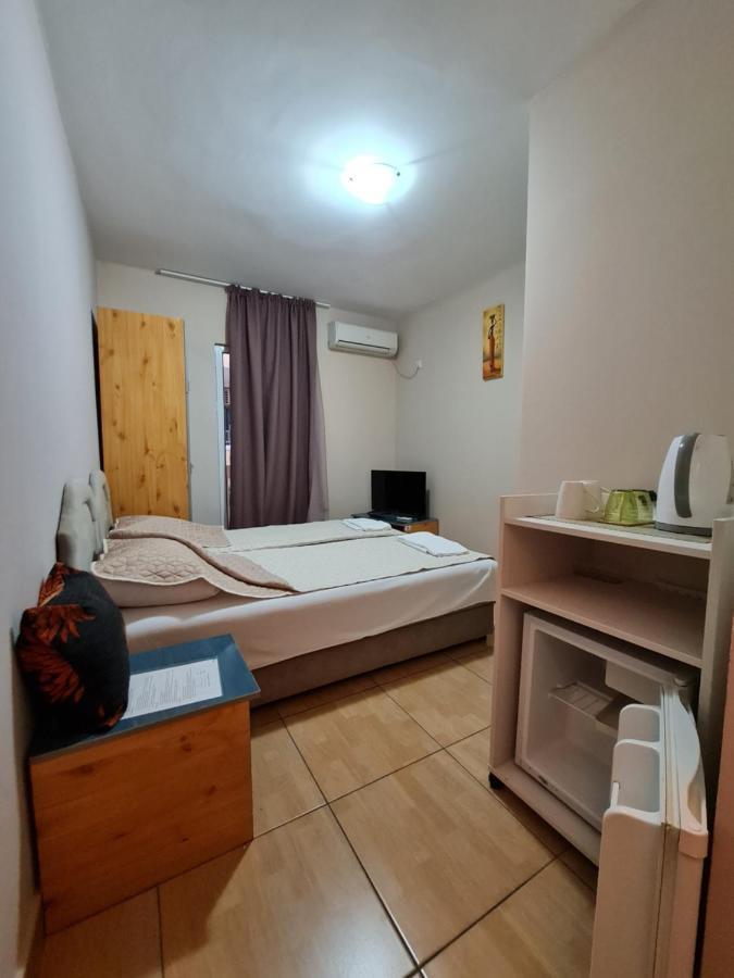 Hibiscus Guest House บุดวา ภายนอก รูปภาพ