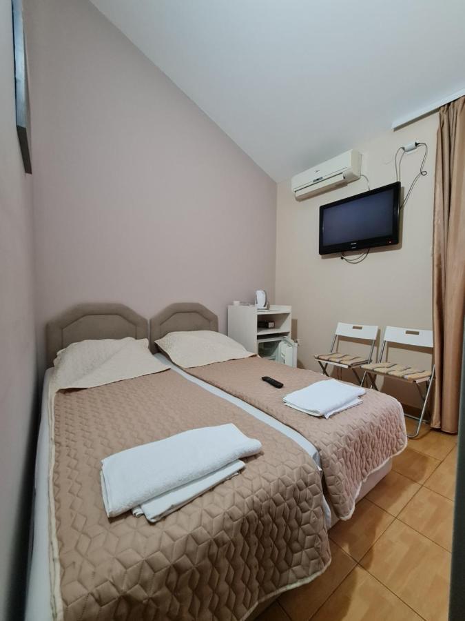 Hibiscus Guest House บุดวา ภายนอก รูปภาพ